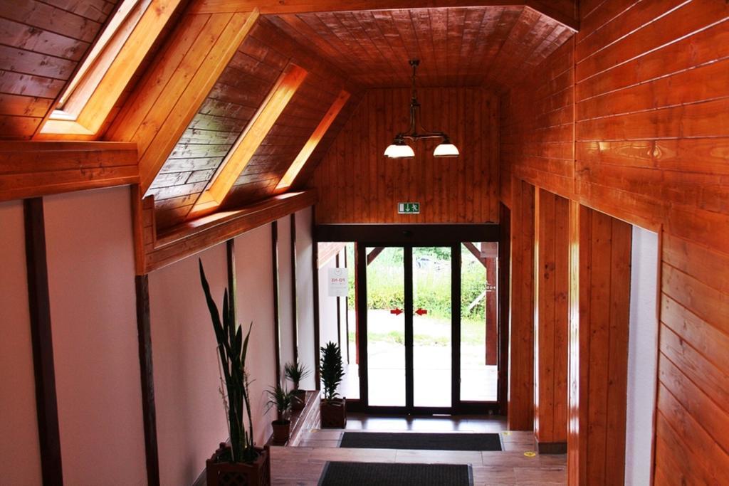 Pod Hradom Restaurant & Pension Topoľčany Esterno foto